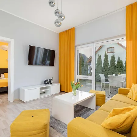 Marynarska Sloneczne Z Ogrodkiem I Parkingiem By Renters * Grzybowo (West Pomeranian)