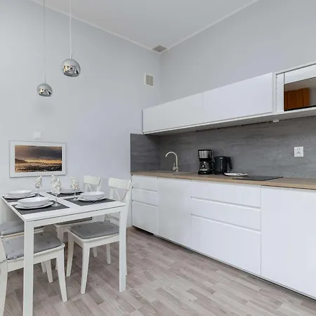 Marynarska Sloneczne Z Ogrodkiem I Parkingiem By Renters Grzybowo (West Pomeranian)